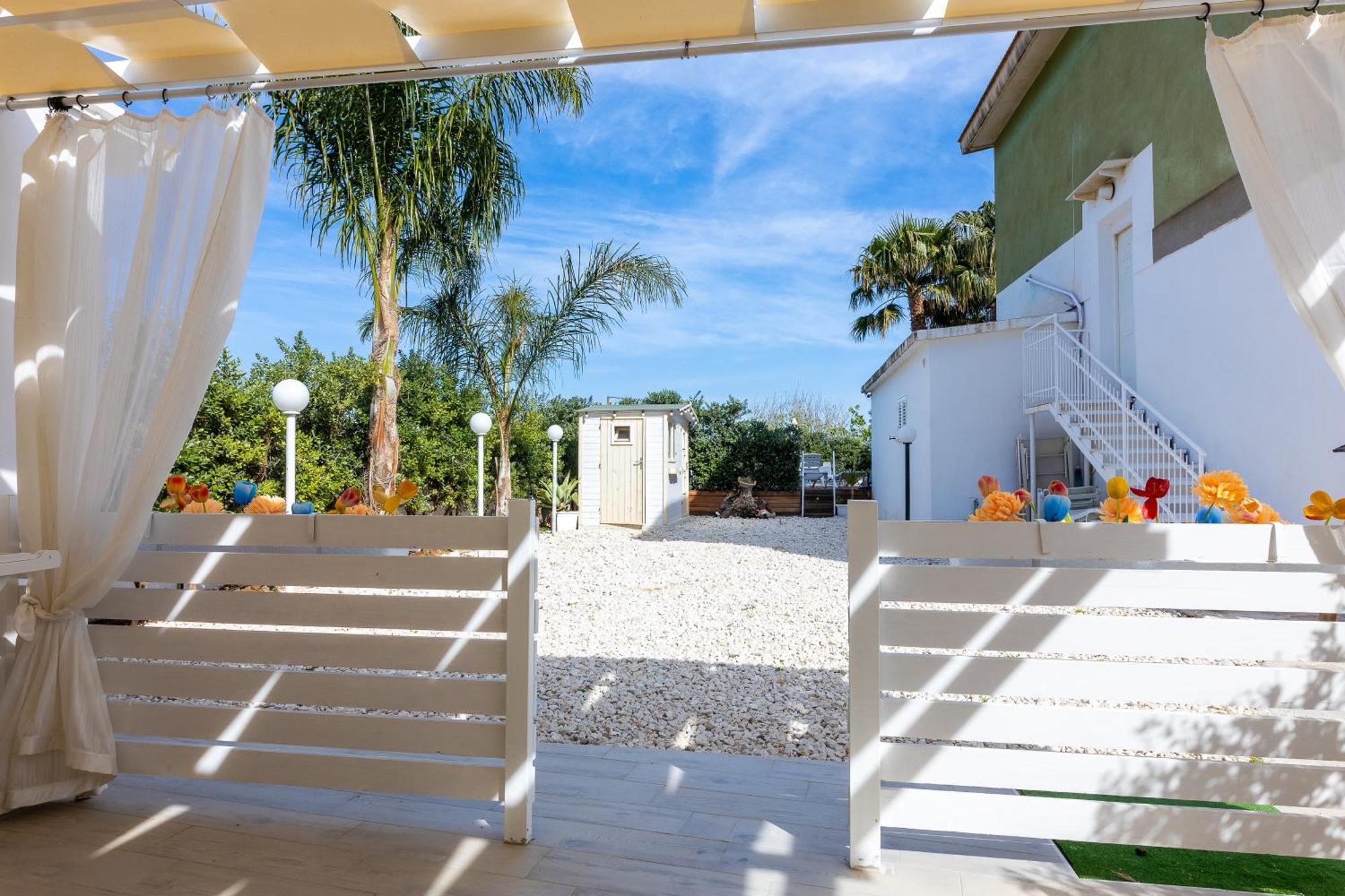Oasi Siciliana Apartment แตร์ราซีนี ภายนอก รูปภาพ