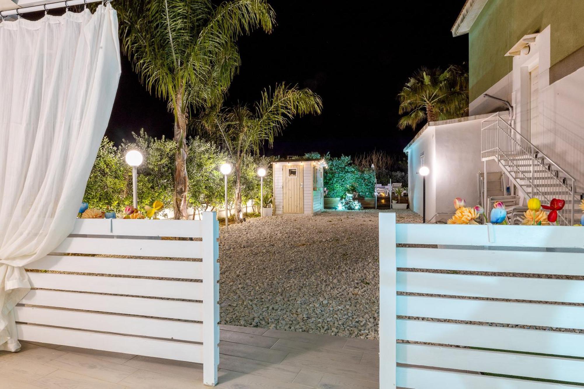 Oasi Siciliana Apartment แตร์ราซีนี ภายนอก รูปภาพ