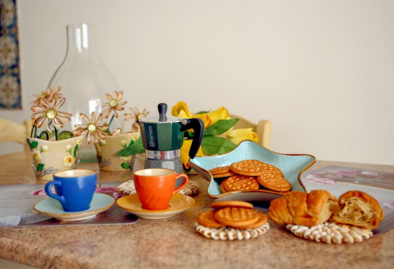 Oasi Siciliana Apartment แตร์ราซีนี ภายนอก รูปภาพ