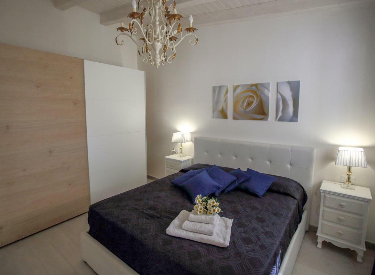 Oasi Siciliana Apartment แตร์ราซีนี ภายนอก รูปภาพ